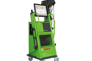 Vehicle System Analyser with 19 inch touch screen monitor and KTS 540. Supplied with trolley, 30A and 1000A clamp, mouse and printer. Includes SystemSoft[Plus] and fluid pressure kit to measure the low pressure side of the fuel supply.